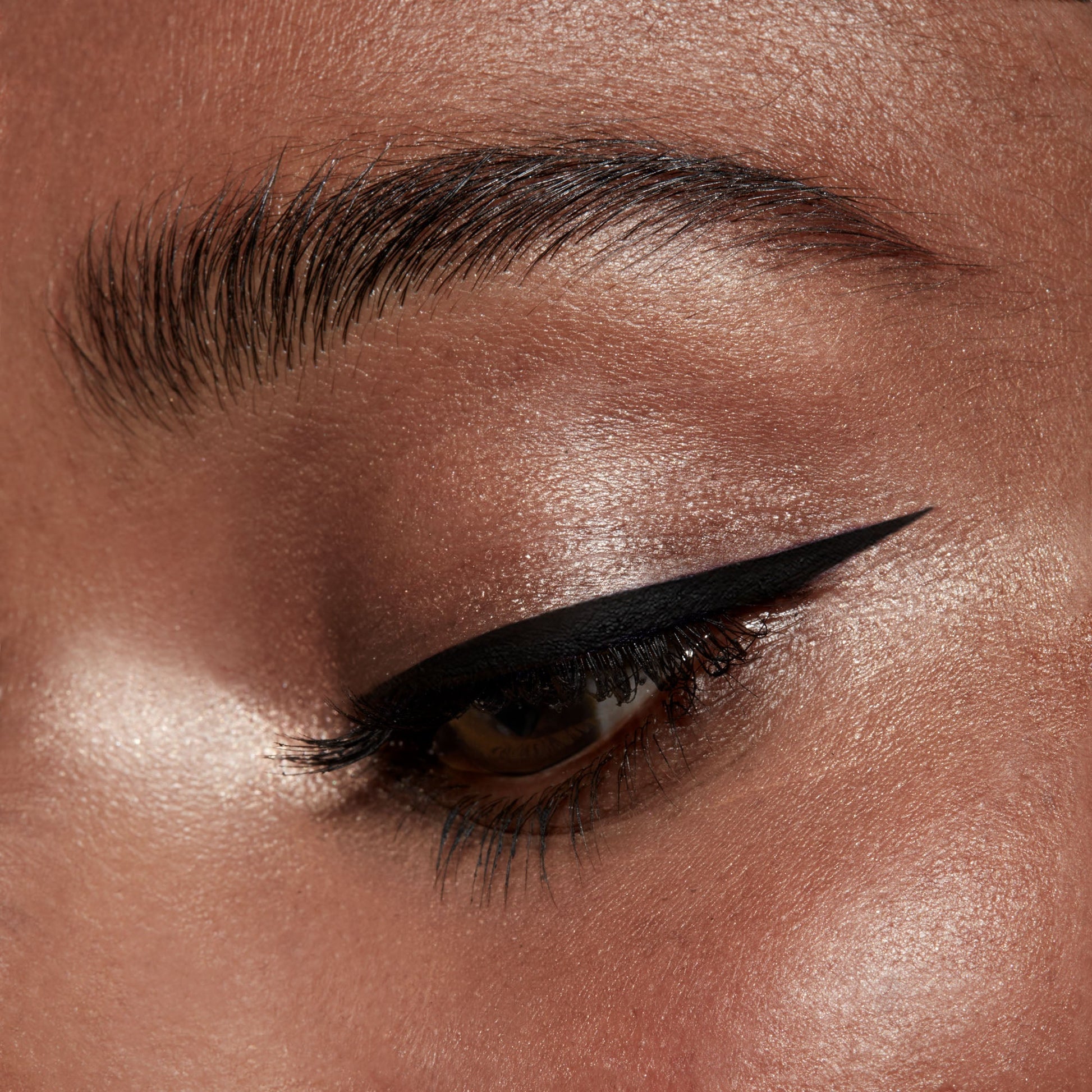 Stay the day™ | wasserfester flüssiger Eyeliner - FacceLove